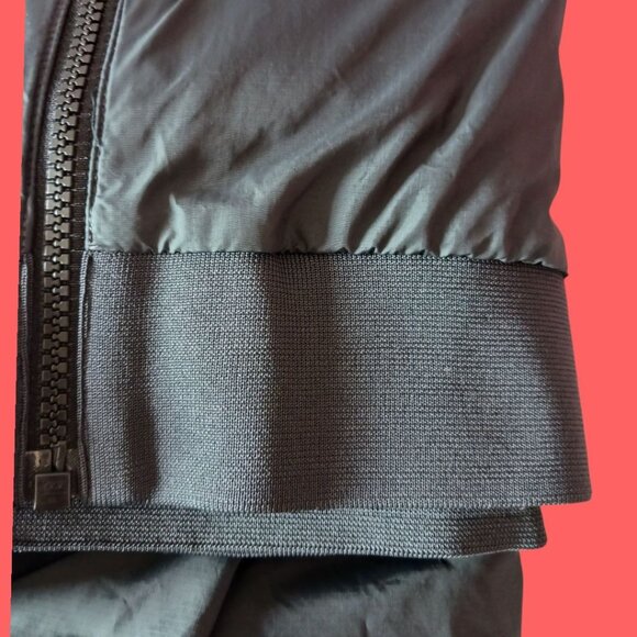 Nike Mens  Hooded Windbreaker Jacket Lightweight Zip-Up With Logo Black/ Gray - Picture 14 of 14